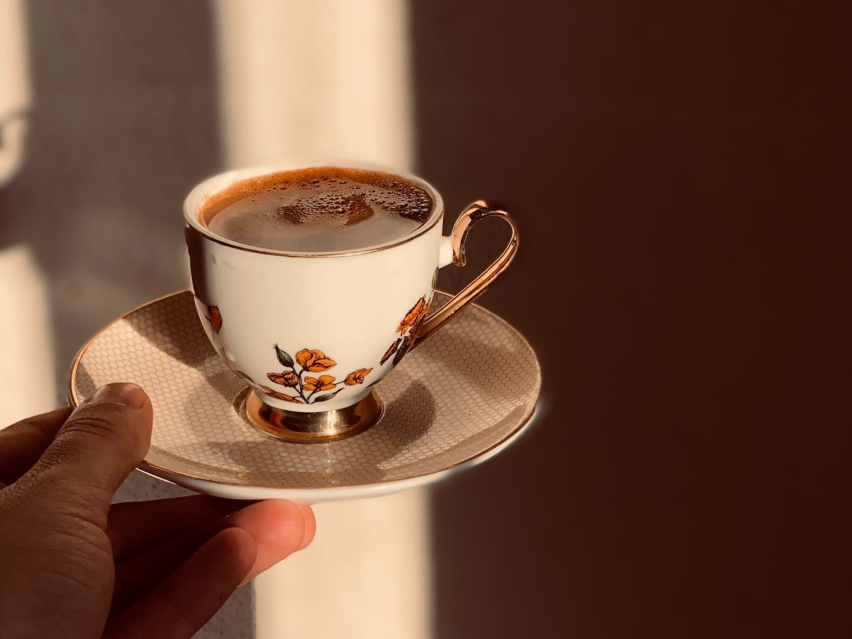 serving italian espresso coffee at home